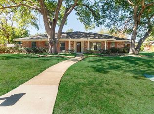 13571 Crestmoor Dr, Farmers Branch, TX 75234