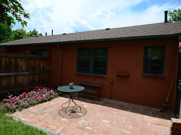 2354 Hooker St — Photo 11