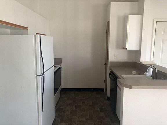 3rd image of 506 Caribou Dr APT A