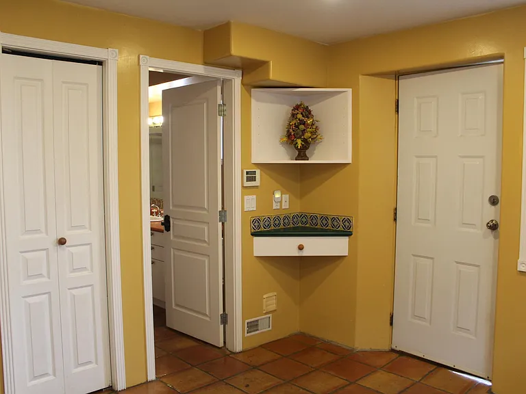 4792 Ridgelawn Dr — Photo 3