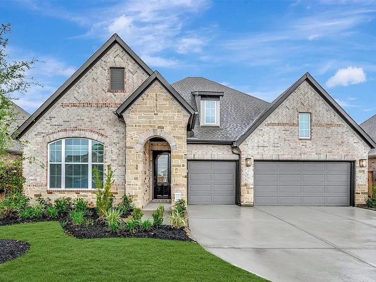 32035 River Birch Ln — Photo 1