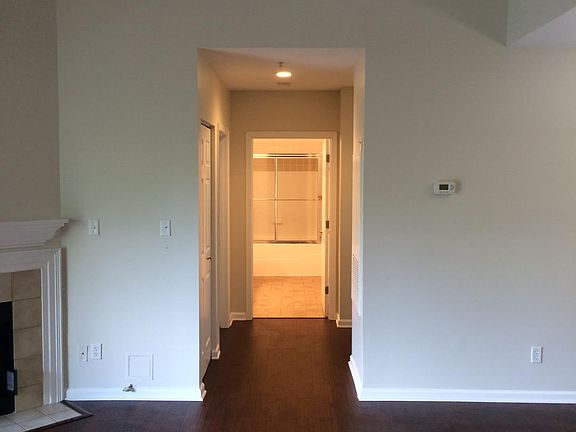 4th image of 20292 Beechwood Ter Unit 303