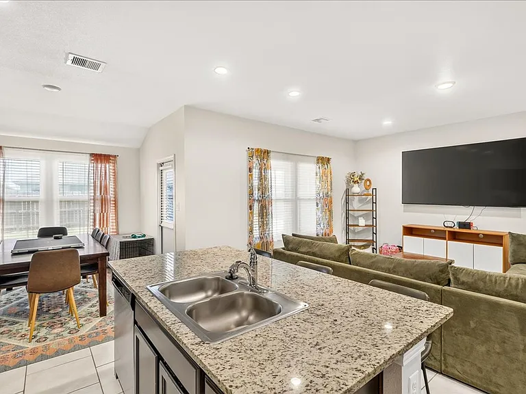 3913 Targaryen Way — Photo 8