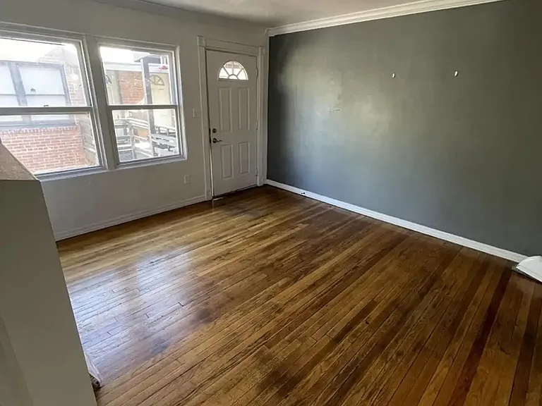 357 N 6th Ave #3 — Photo 2