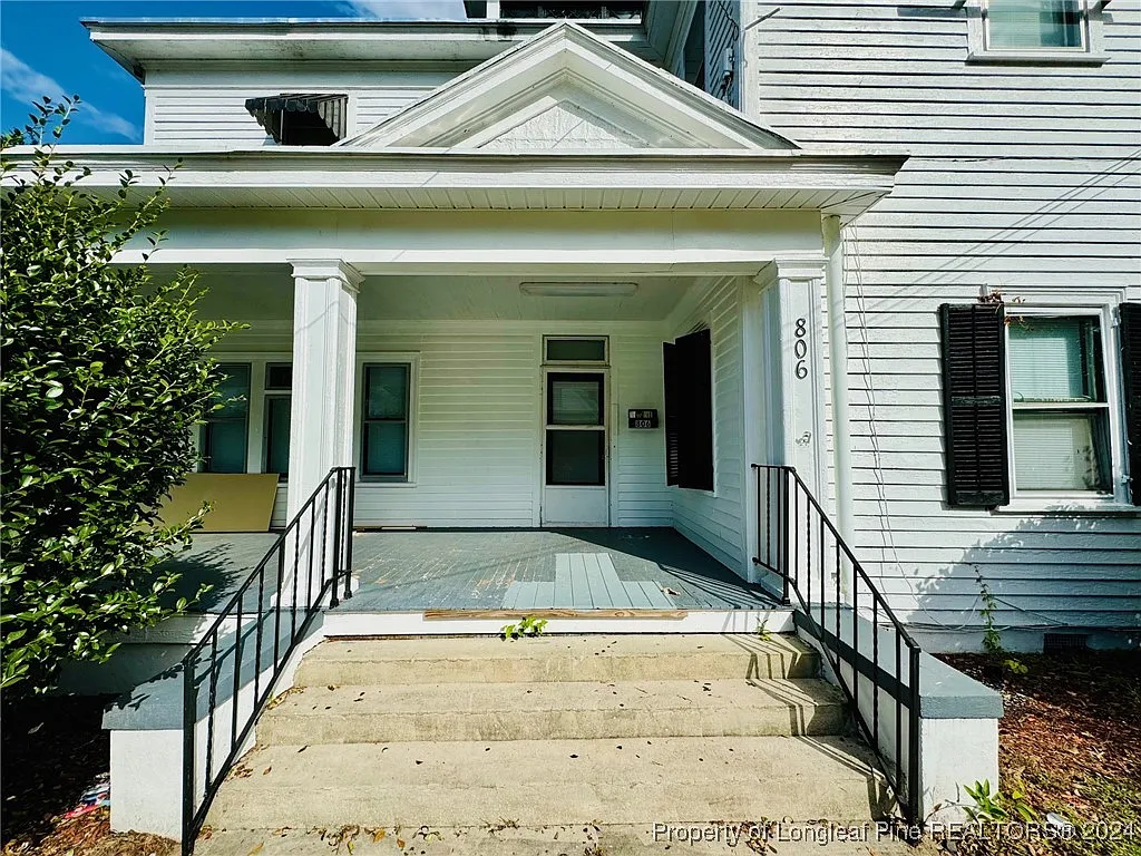 2 bed, 1.5 bath, 1600 sqft, $1,200 — Photo 1