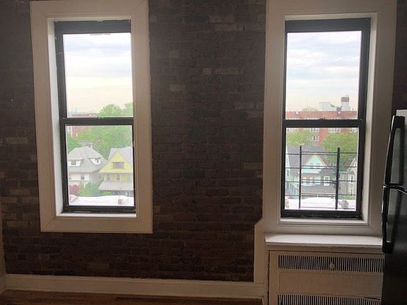 3rd image of 535 Parkside Ave APT 6B