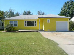1025 N Pinecrest St, Wichita, KS 67208
