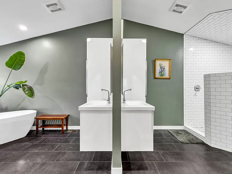 1126 Trailwood Dr — Photo 9