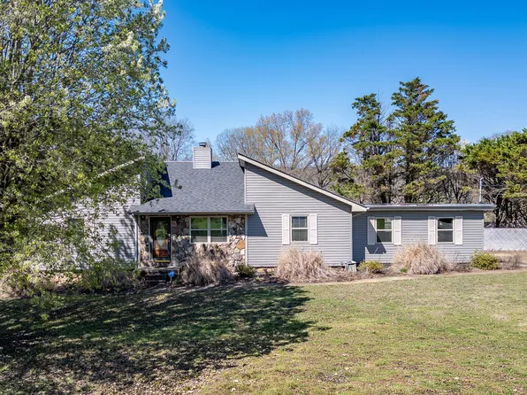 252 Overbrook Dr, Rossville, GA 30741