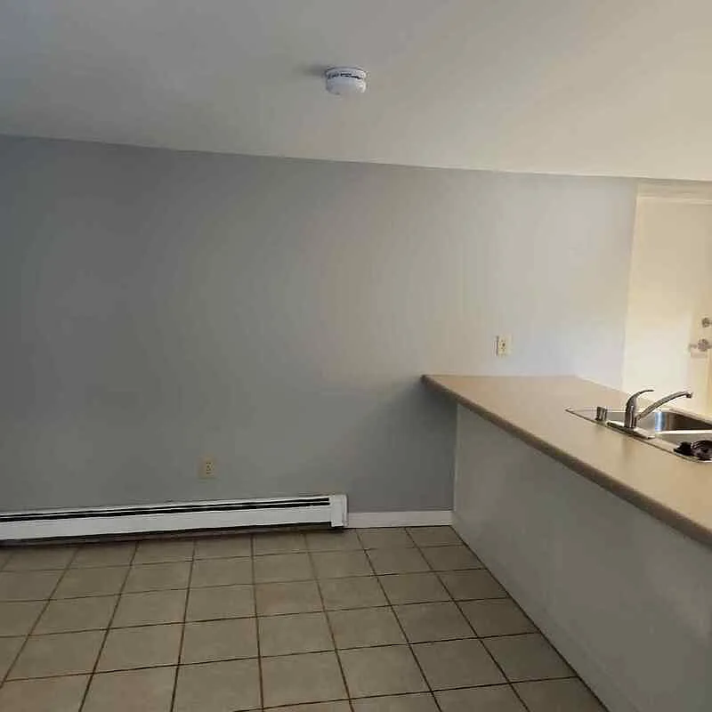 1 bed, 1.0 bath, $799 — Photo 2
