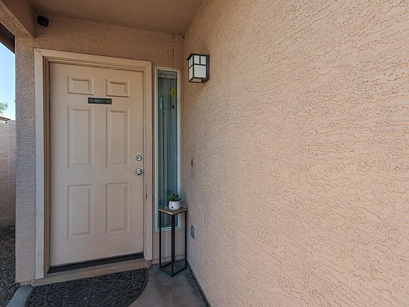 661 N Joshua Tree Ln5