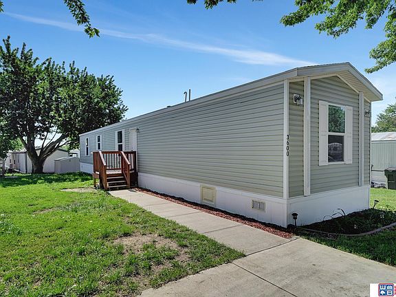 2nd image of 3600 NW Nutwood Ct