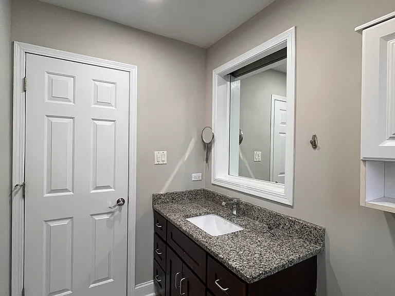 9523 S Kostner Ave — Photo 8