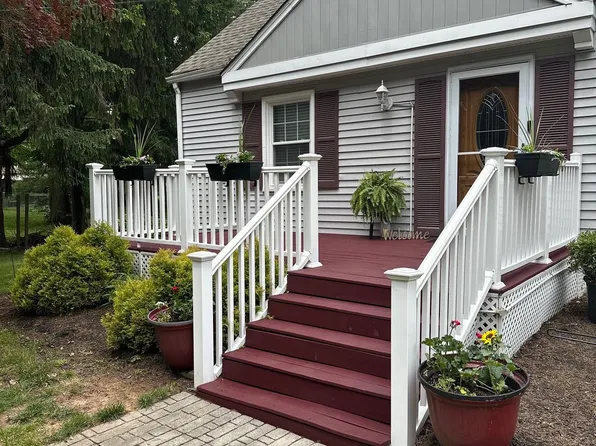 3930 Davisville Rd, Hatboro, PA 19040