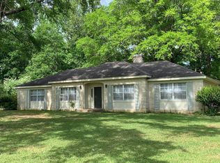 612 Oakland St, Aberdeen, MS 39730