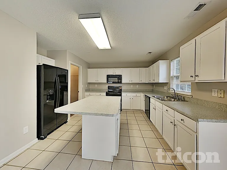 4030 Evelyn Ave — Photo 6