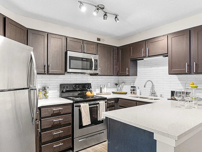 Park Place Apartments — Photo 2
