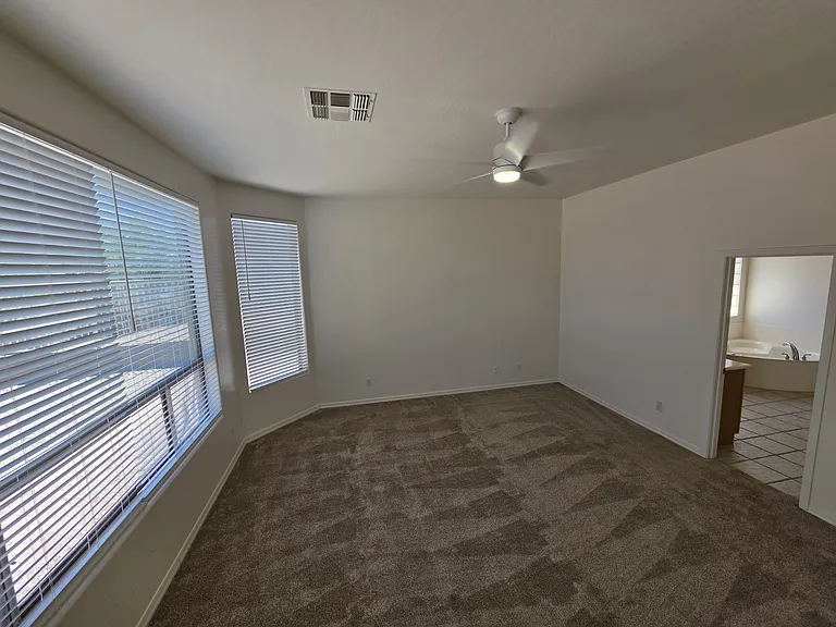 2653 N Travis — Photo 21