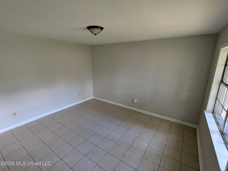 2905 Brook Cv — Photo 3