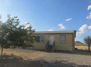 7309 W Chinle Dr, Golden Valley, AZ 86413
