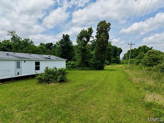 3rd image of 3868 State Highway 21 N