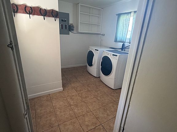 4th image of 5021 N Keller Rd