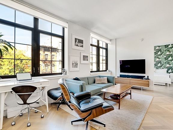 2nd image of 100 Avenue A APT 4C