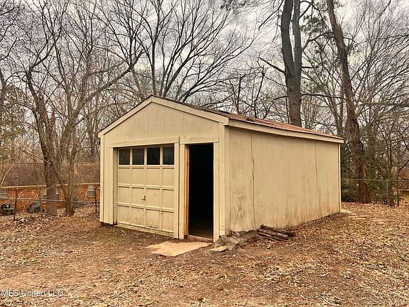 3rd image of 5685 Patricia Dr