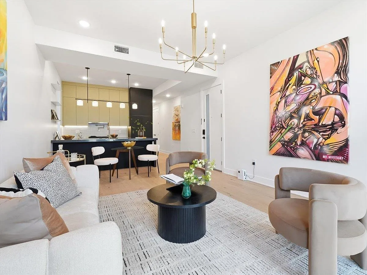 3 bed, 2.0 bath, 1284 sqft, $4,650 — Photo 4