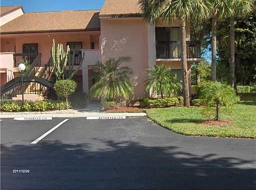 1st image of 5055 Oak Hill Ln APT 214