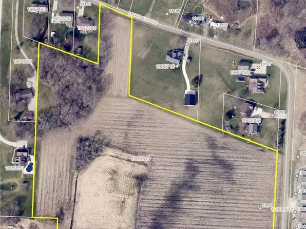 13059 Lake Ave NE, Hartville, OH 44632