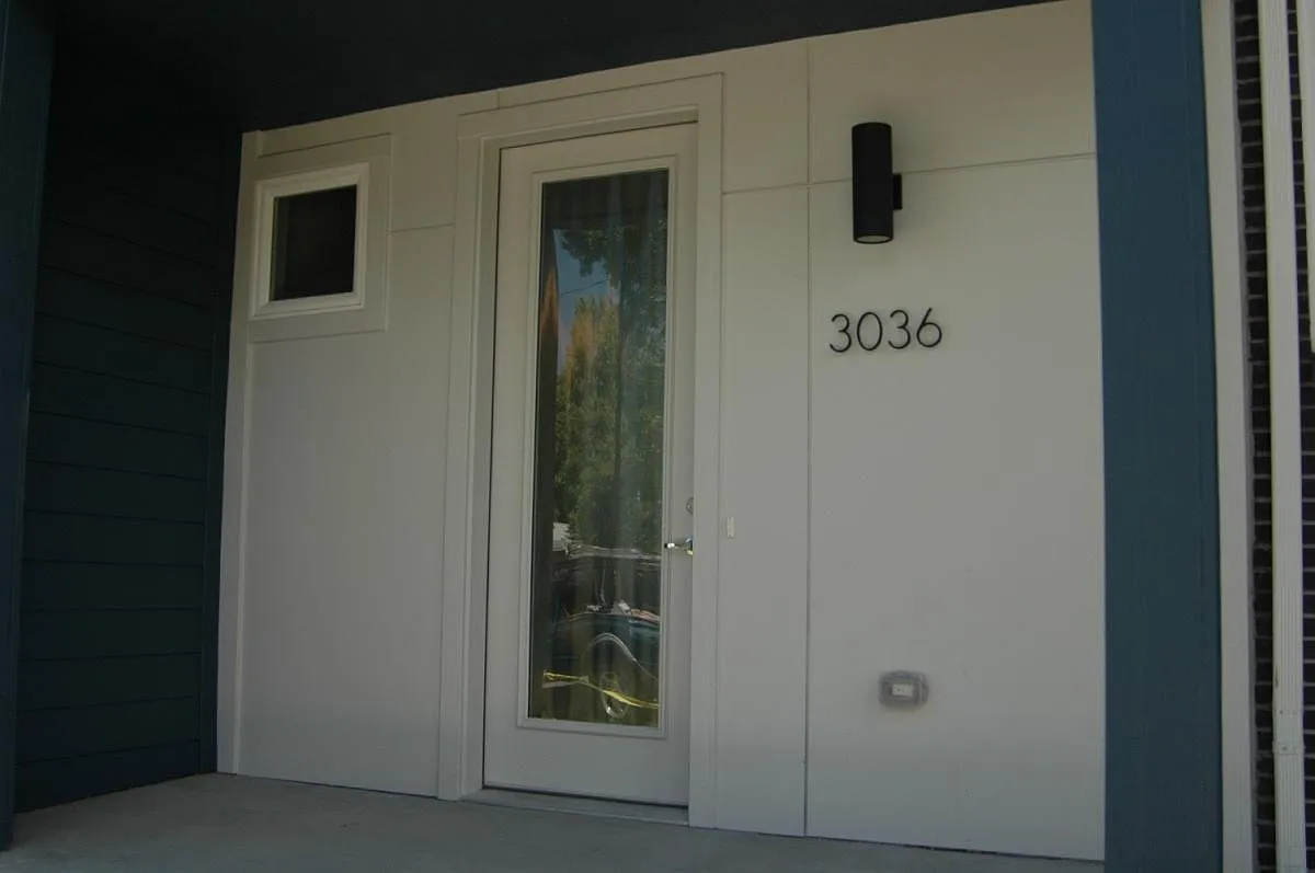 Building Photo - 3036 W 19th Ave
