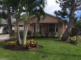 734 101st Ave N, Naples, FL 34108