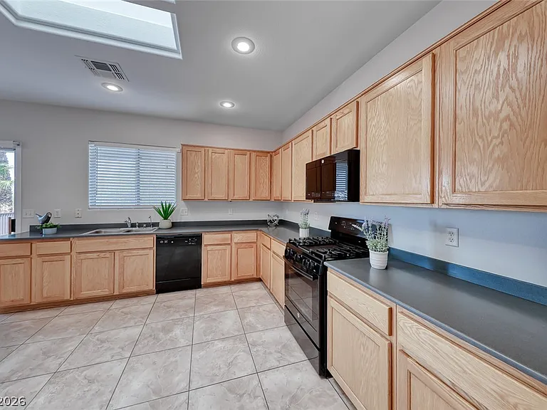 2343 Schaeffer Hills Dr — Photo 21