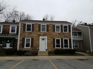 2078 Danbury Pl, Hoffman Estates, IL 60169