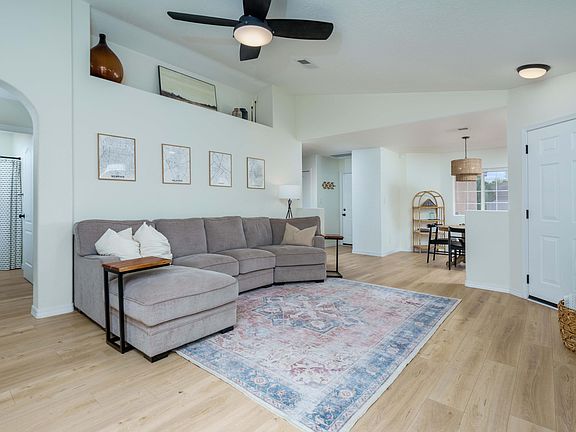 4th image of 8009 Vista Estrella Ln SW