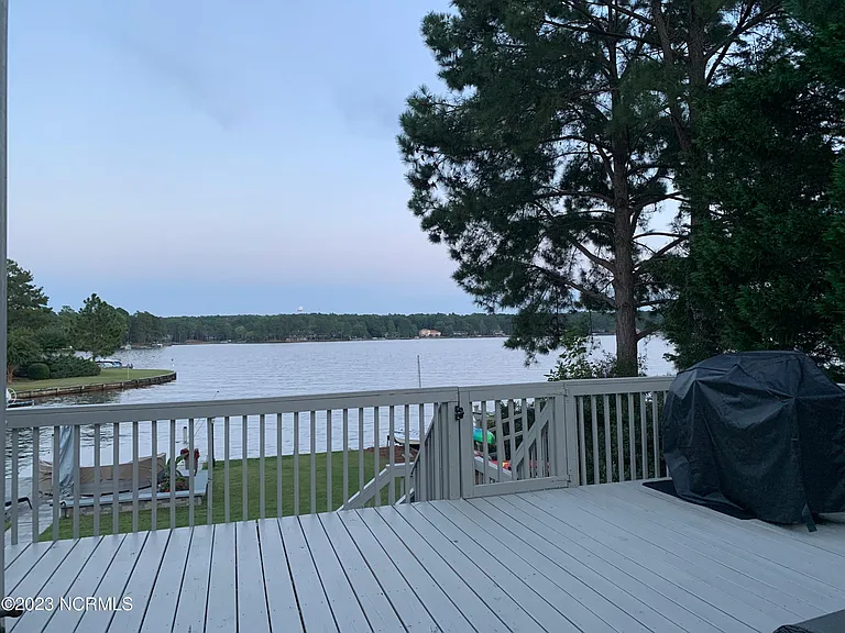 127 Shaw Dr — Photo 27