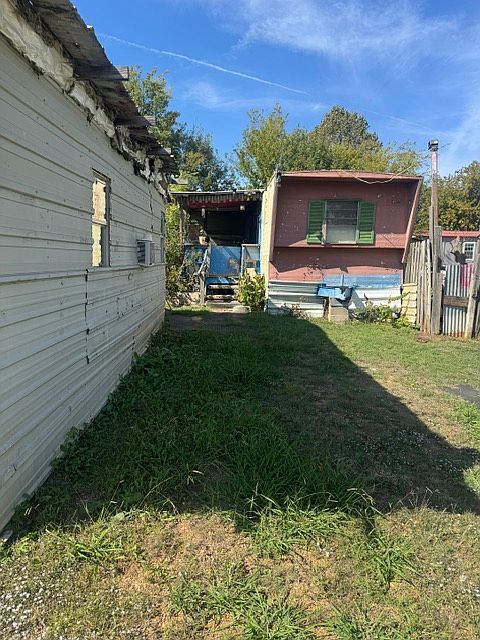 2nd image of 18715 9th St
