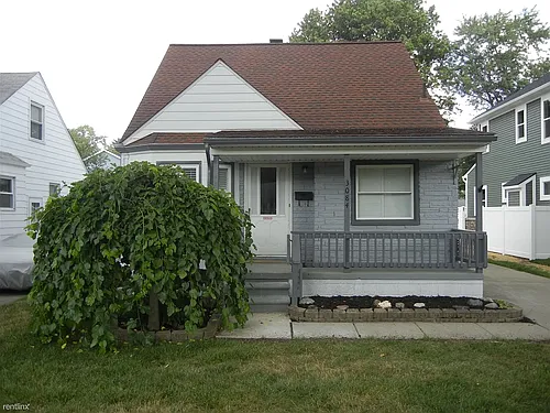 3084 Buckingham Ave Photo 1