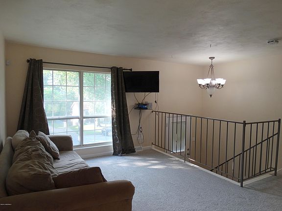 2nd image of 1618 Westview Dr