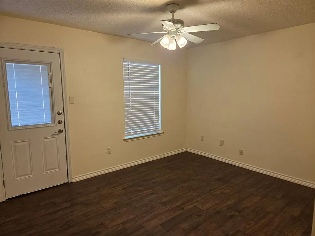 2 bed, 1.0 bath, 980 sqft, $1,500 — Photo 2
