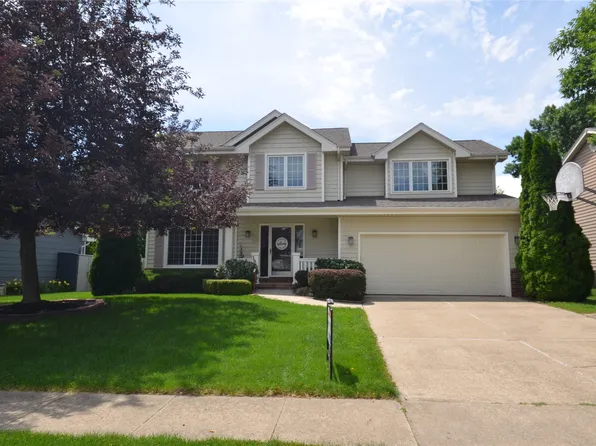 1964 Walnut St, West Des Moines, IA 50265