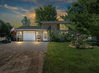 2866 60th St, Vinton, IA 52349