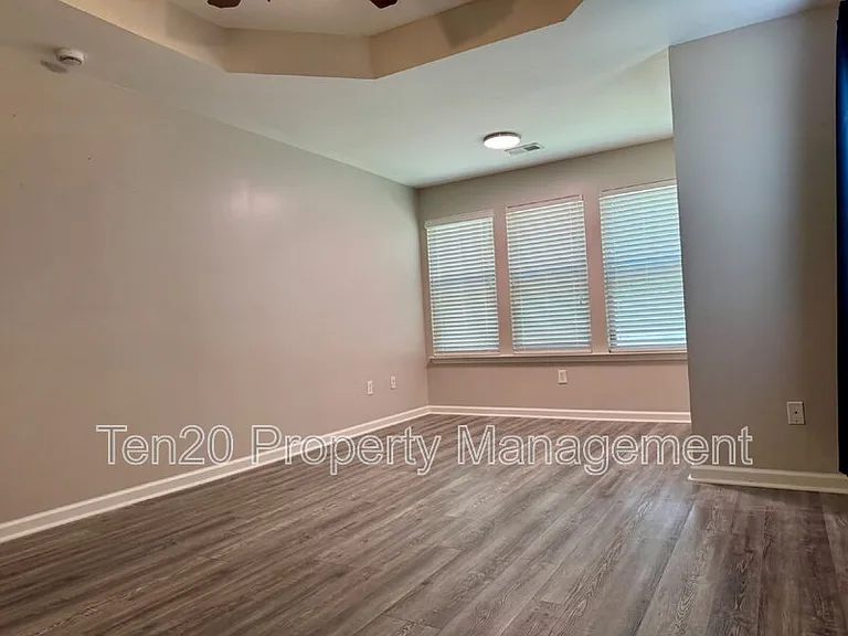 400 Gwynnes Way — Photo 12