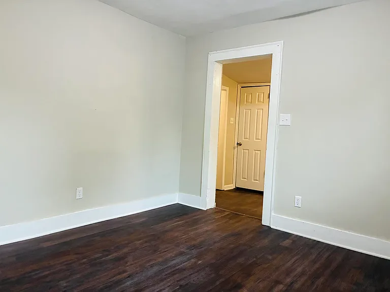 819 Buffalo St — Photo 3