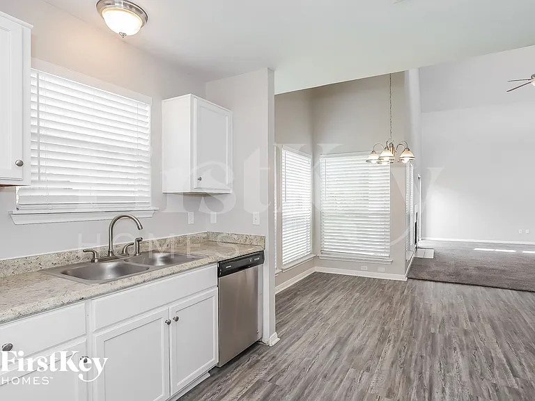 7610 San Benito Dr — Photo 6