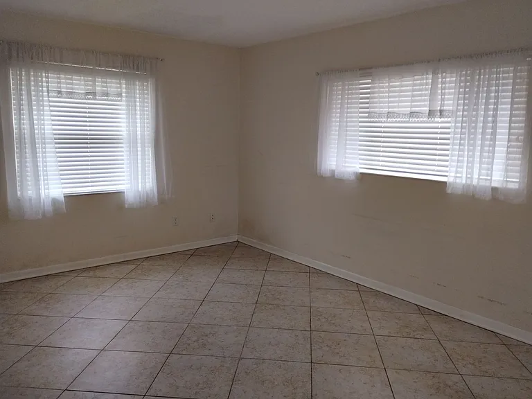5136 Wellington Rd — Photo 4