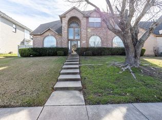 704 Longleaf Dr, Desoto, TX 75115