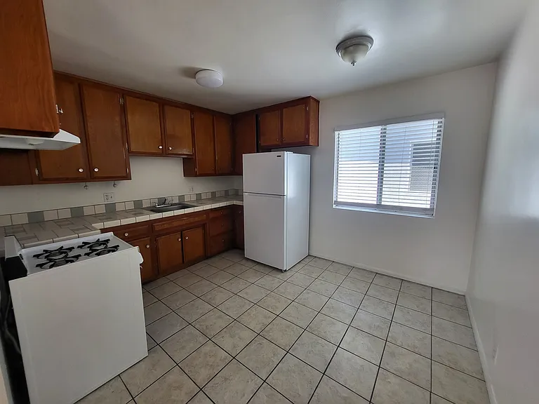 1702 Park Ave #4 — Photo 5