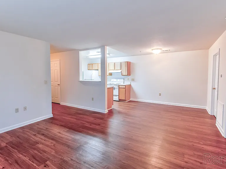 Plymouth Ridge Apartments — Photo 23